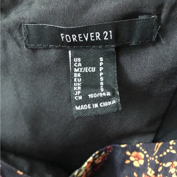 Forever 21 Floral Square-neck Dress. Like new.  Was only worn once.  Siz… - Picture 7 of 7
